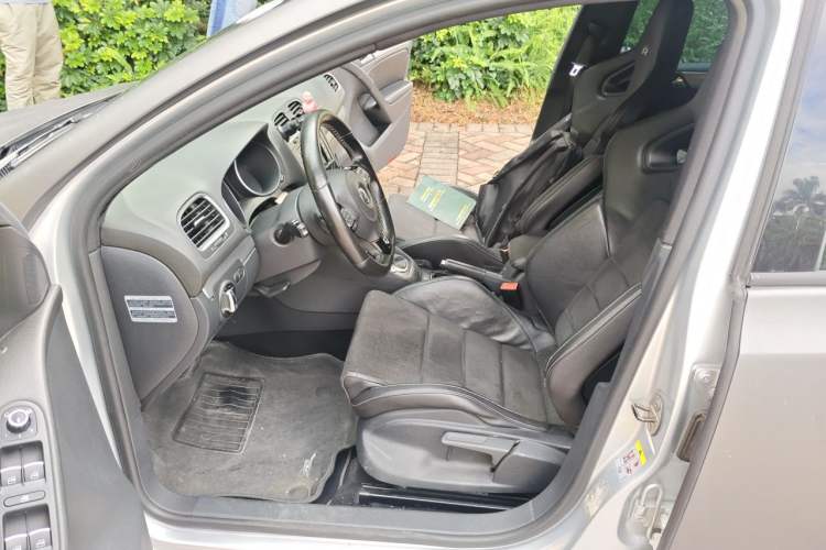 Used Volkswagen Golf 2011 2.0 TSI R Left Front Seat