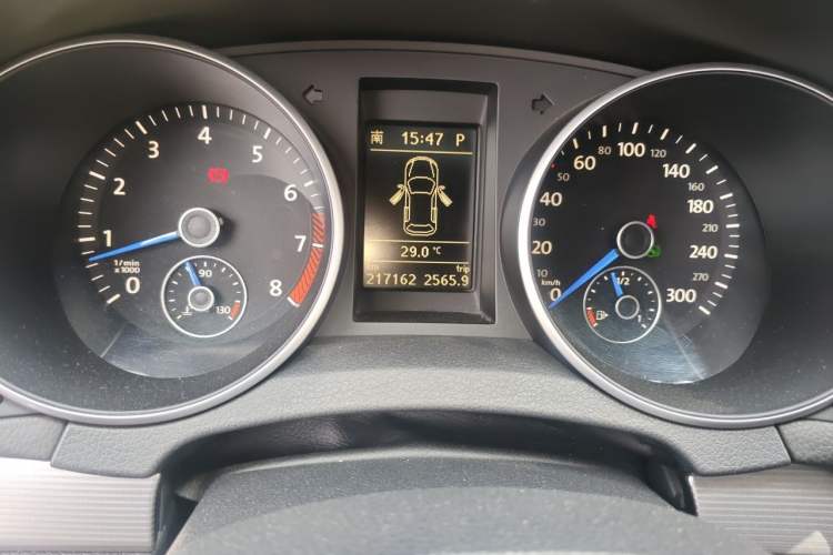 Used Volkswagen Golf 2011 2.0 TSI R Odometer Close Up