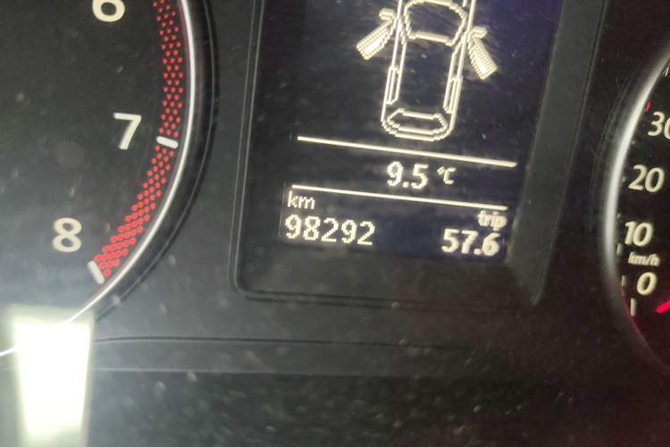Used Volkswagen Golf 2011 1.4TSI Cross Golf Odometer Close Up