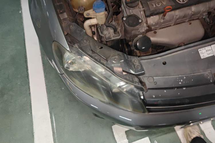 Used Volkswagen Golf 2011 1.6L Automatic Comfort Model Right Front Headlight