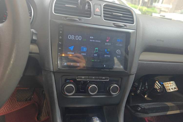 Used Volkswagen Golf 2011 1.6L Automatic Fashion Edition Audio And AC Panel