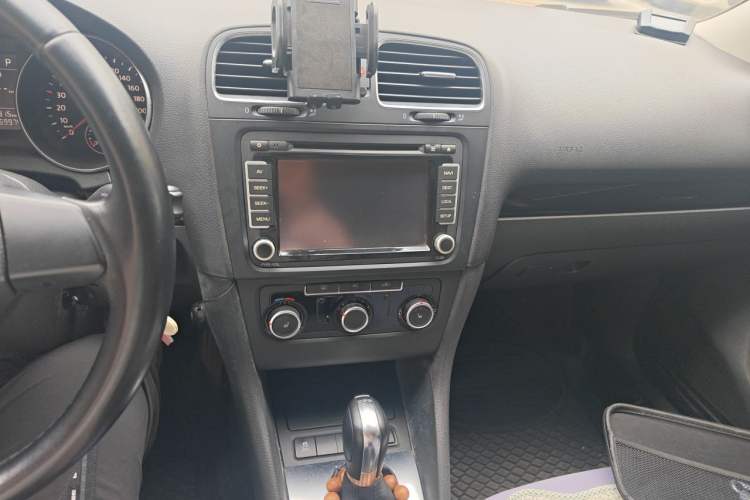 Used Volkswagen Golf 2011 1.4 TSI Automatic Comfort Model Audio And AC Panel