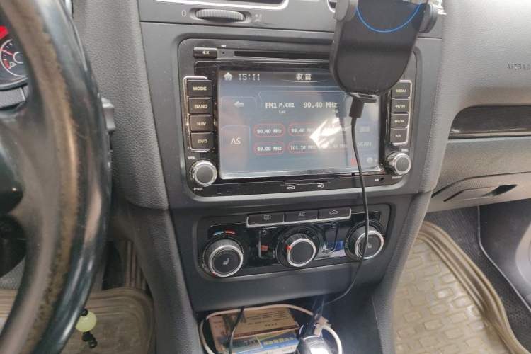 Used Volkswagen Golf 2011 1.4 TSI Automatic Luxury Edition Audio And AC Panel