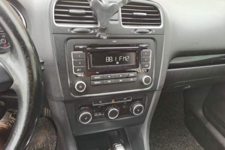 Used Volkswagen Golf 2011 1.4 TSI Automatic Comfort Model Audio And AC Panel