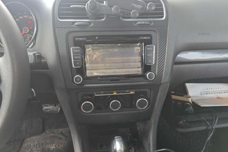 Used Volkswagen Golf 2011 1.4 TSI Automatic Comfort Model Audio And AC Panel
