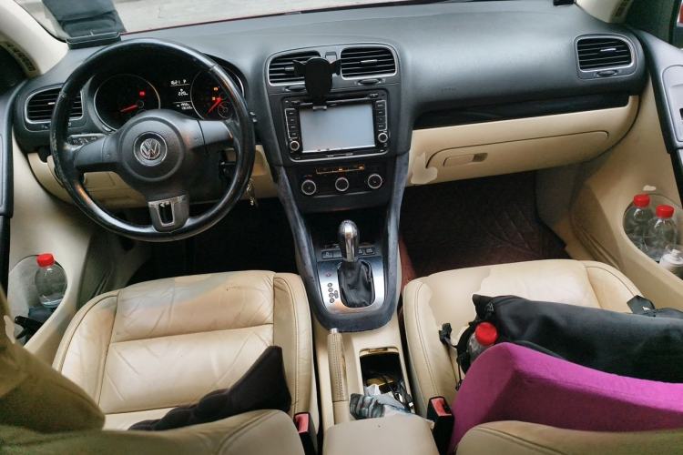 Used Volkswagen Golf 2011 1.4 TSI Automatic Comfort Model Center Console