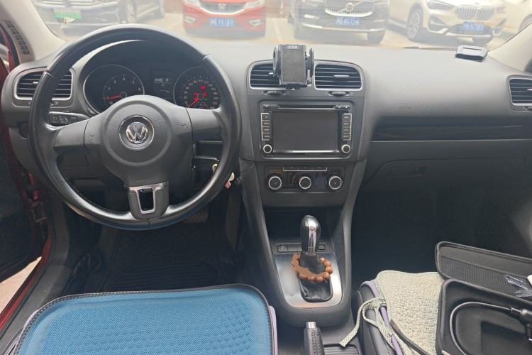 Used Volkswagen Golf 2011 1.4 TSI Automatic Comfort Model Center Console
