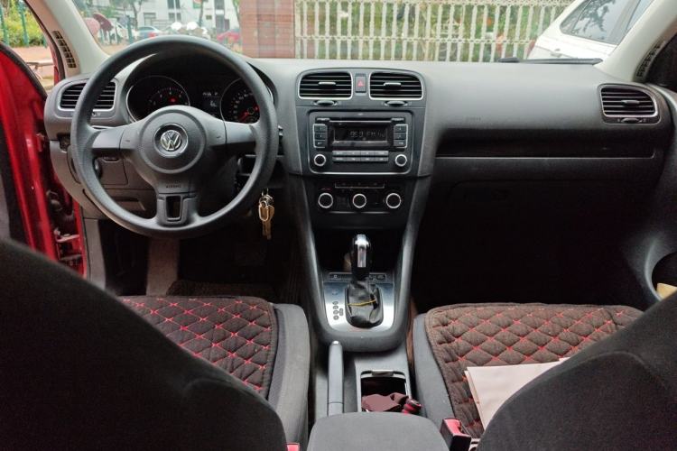 Used Volkswagen Golf 2011 1.4 TSI Automatic Comfort Model Center Console