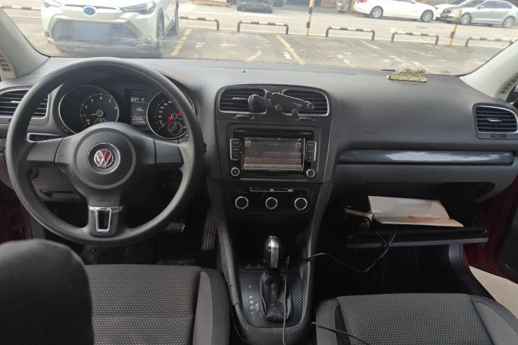 Used Volkswagen Golf 2011 1.4 TSI Automatic Comfort Model Center Console