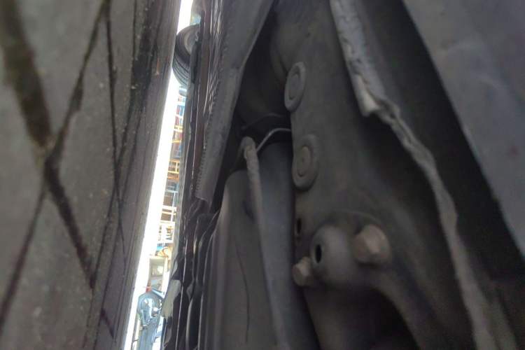 Used Volkswagen Golf 2011 2.0 TSI R Chassis Rear Left