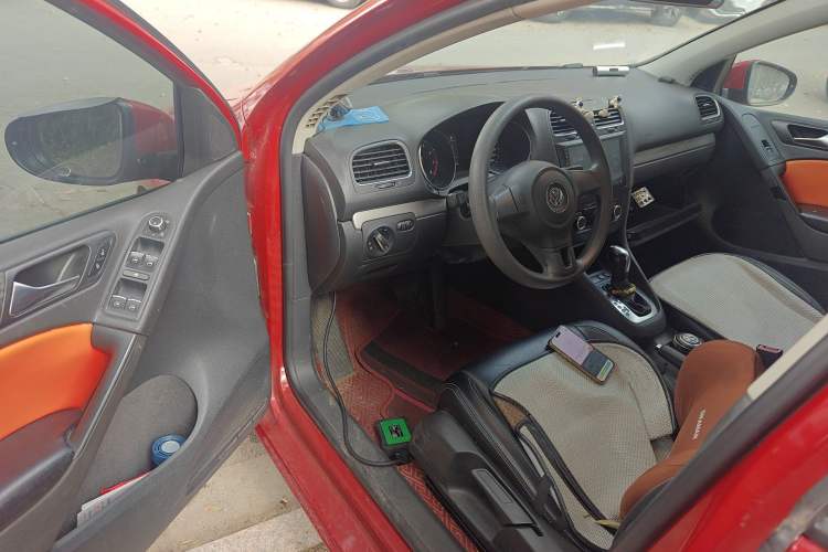 Used Volkswagen Golf 2011 1.6L Automatic Fashion Edition Driver Seat