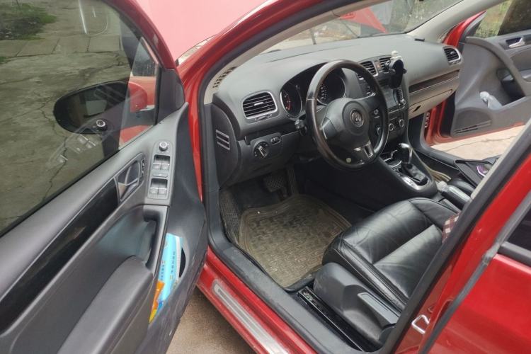 Used Volkswagen Golf 2011 1.4 TSI Automatic Luxury Edition Driver Seat
