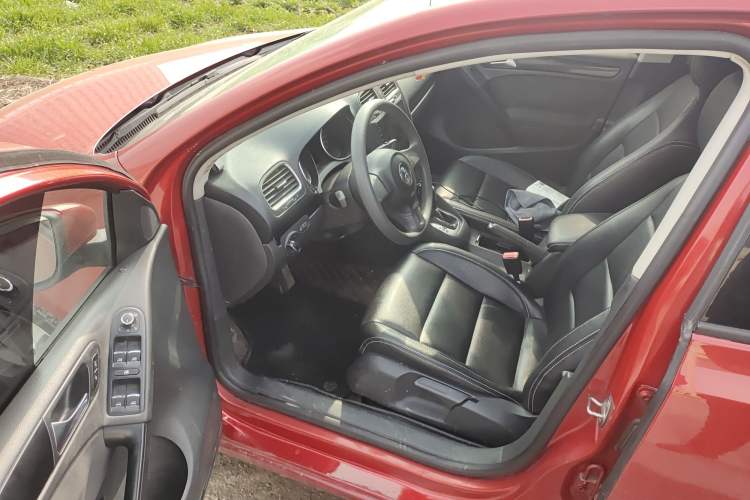 Used Volkswagen Golf 2011 1.6L Automatic Comfort Model Driver Seat