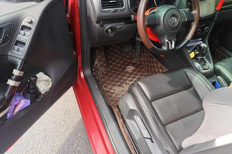 Used Volkswagen Golf 2011 1.6L Automatic Comfort Model Driver Seat