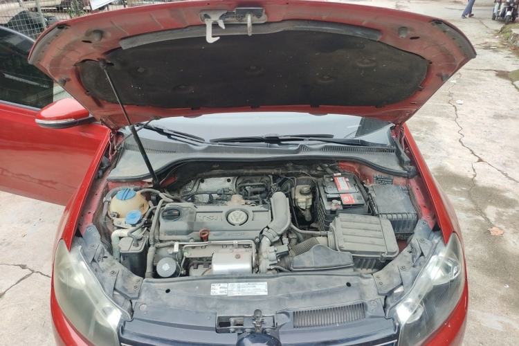 Used Volkswagen Golf 2011 1.4 TSI Automatic Luxury Edition Engine Bay