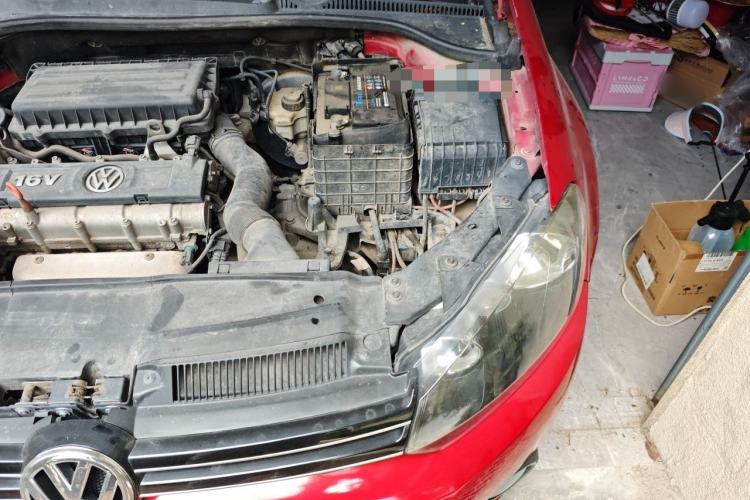 Used Volkswagen Golf 2011 1.6L Automatic Fashion Edition Engine Bay Left