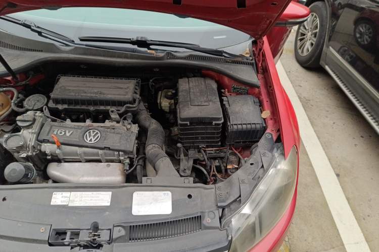 Used Volkswagen Golf 2011 1.6L Automatic Comfort Model Engine Bay Left