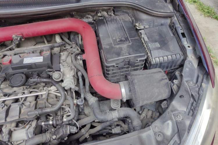 Used Volkswagen Golf 2011 2.0 TSI R Engine Bay Left