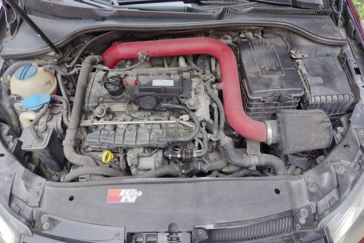 Used Volkswagen Golf 2011 2.0 TSI R Engine Bay