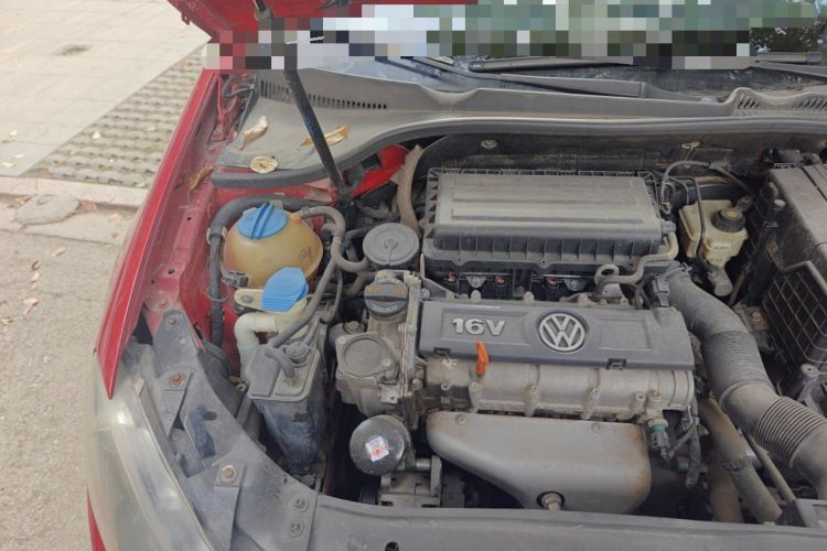 Used Volkswagen Golf 2011 1.6L Automatic Fashion Edition Engine Bay Right
