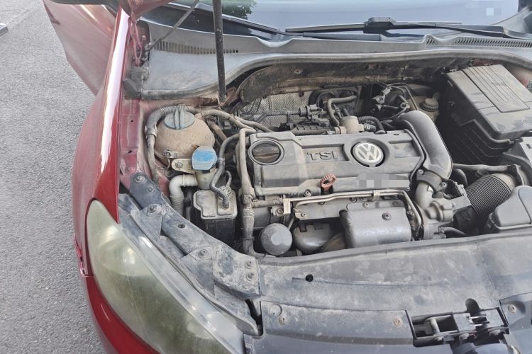 Used Volkswagen Golf 2011 1.4 TSI Automatic Comfort Model Engine Bay Right