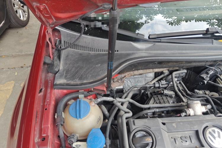 Used Volkswagen Golf 2011 1.4 TSI Automatic Comfort Model Engine Bay Right