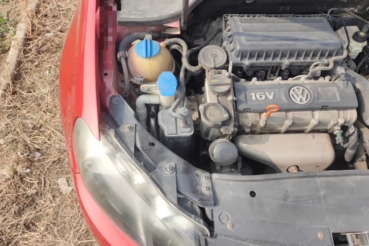 Used Volkswagen Golf 2011 1.6L Automatic Comfort Model Engine Bay Right
