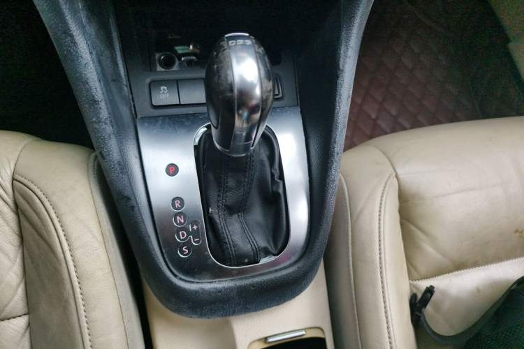 Used Volkswagen Golf 2011 1.4 TSI Automatic Comfort Model Gear Lever