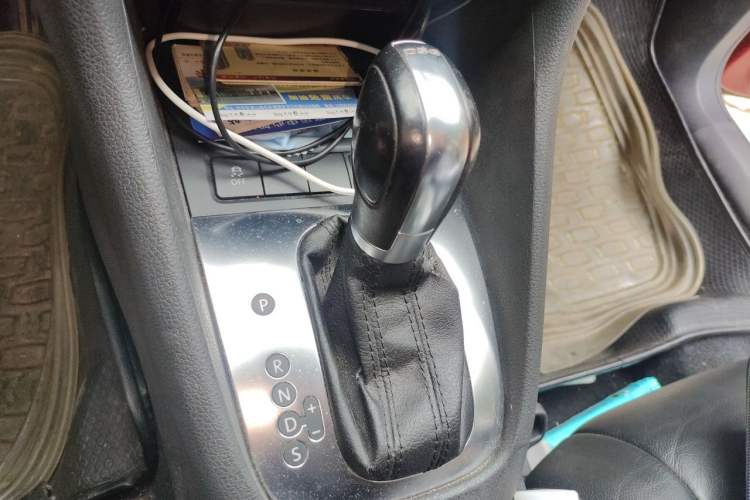 Used Volkswagen Golf 2011 1.4 TSI Automatic Luxury Edition Gear Lever