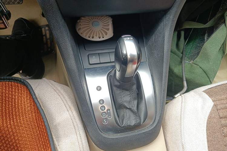 Used Volkswagen Golf 2011 1.4 TSI Automatic Comfort Model Gear Lever