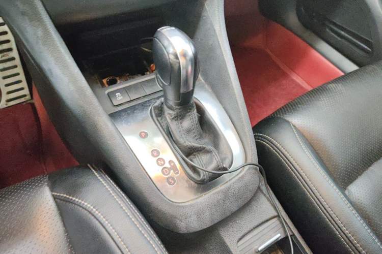 Used Volkswagen Golf 2011 1.4 TSI Automatic Comfort Model Gear Lever