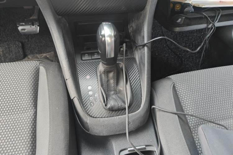 Used Volkswagen Golf 2011 1.4 TSI Automatic Comfort Model Gear Lever