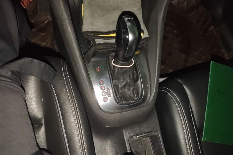 Used Volkswagen Golf 2011 1.6L Automatic Comfort Model Gear Lever
