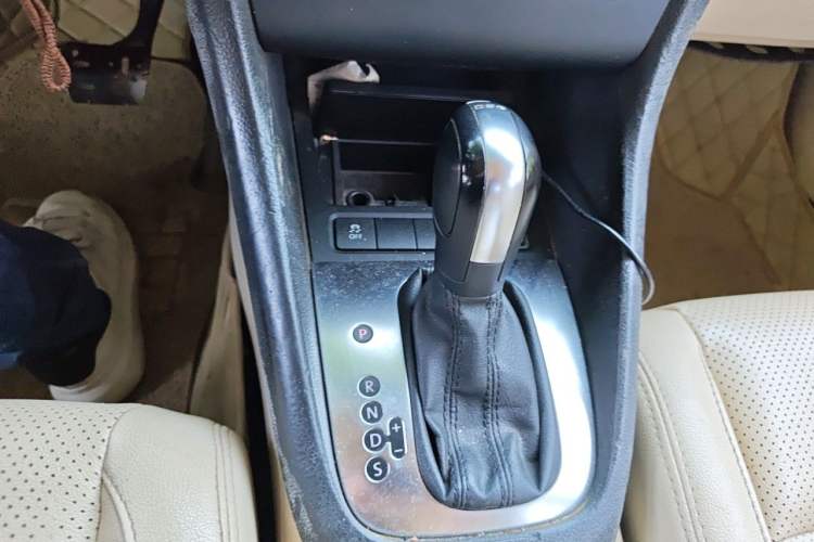 Used Volkswagen Golf 2011 1.4 TSI Automatic Comfort Model Gear Lever