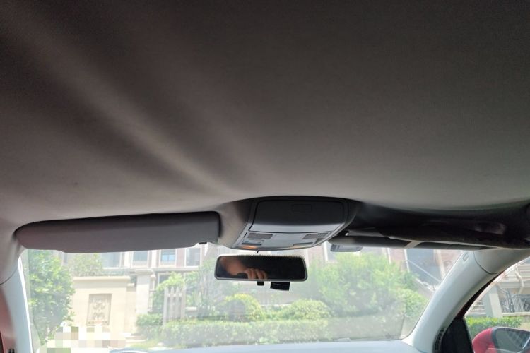 Used Volkswagen Golf 2011 1.6L Automatic Fashion Edition Headliner