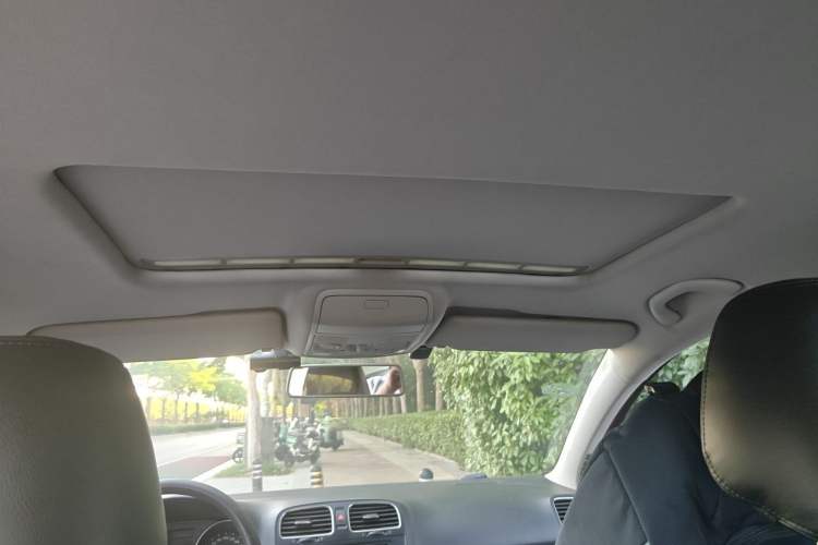 Used Volkswagen Golf 2011 1.4 TSI Automatic Comfort Model Headliner