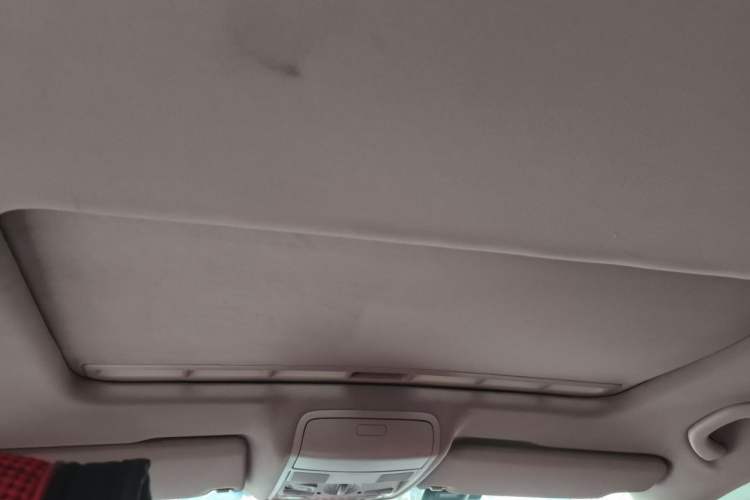 Used Volkswagen Golf 2011 1.6L Automatic Comfort Model Headliner