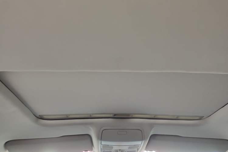 Used Volkswagen Golf 2011 1.6L Automatic Comfort Model Headliner