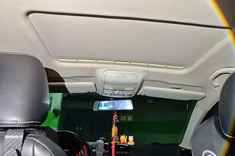 Used Volkswagen Golf 2011 1.6L Automatic Comfort Model Headliner