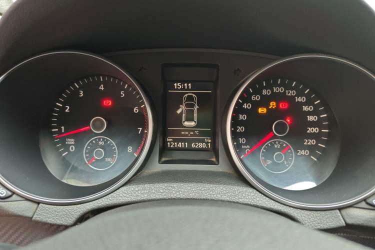 Used Volkswagen Golf 2011 1.4 TSI Manual Comfort Edition Instrument Cluster