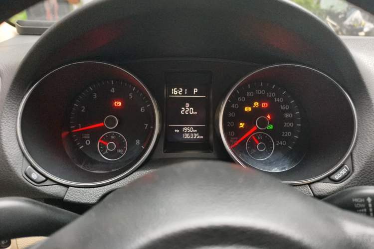 Used Volkswagen Golf 2011 1.4 TSI Automatic Comfort Model Instrument Cluster