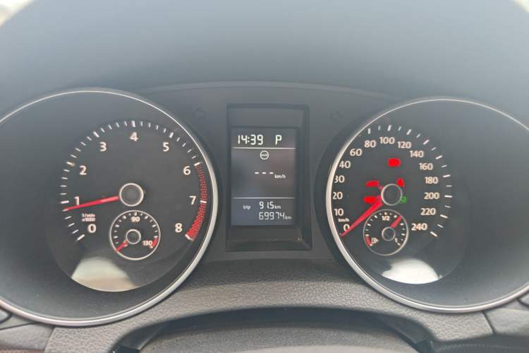 Used Volkswagen Golf 2011 1.4 TSI Automatic Comfort Model Instrument Cluster