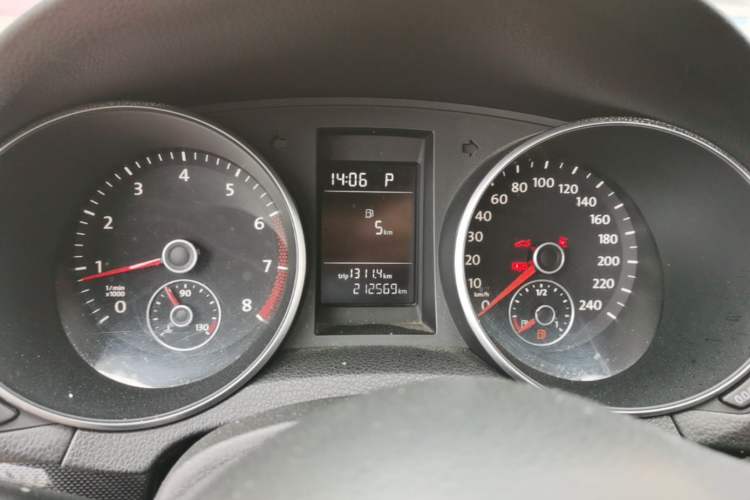 Used Volkswagen Golf 2011 1.4 TSI Automatic Comfort Model Instrument Cluster
