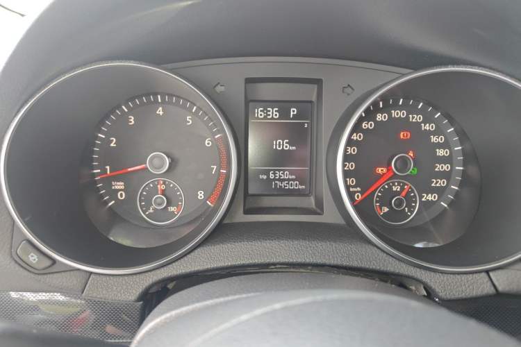 Used Volkswagen Golf 2011 1.4 TSI Automatic Comfort Model Instrument Cluster