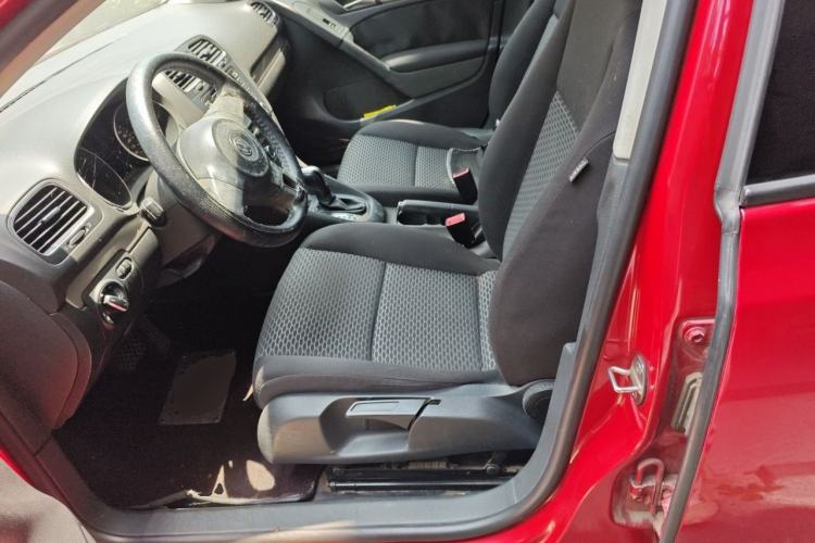 Used Volkswagen Golf 2011 1.6L Automatic Fashion Edition Left Front Seat
