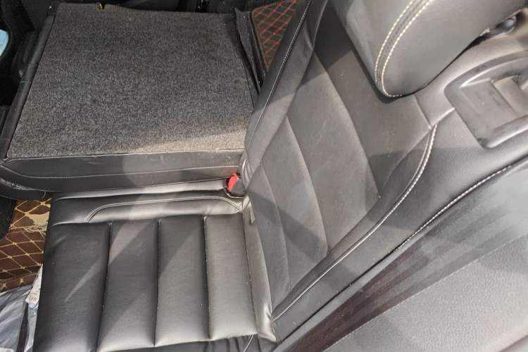 Used Volkswagen Golf 2011 1.6L Automatic Comfort Model Left Rear Seat