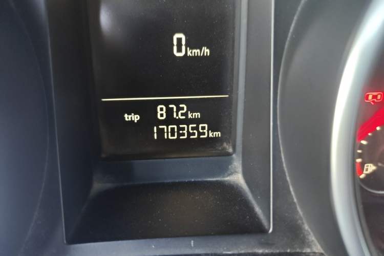 Used Volkswagen Golf 2011 1.4 TSI Automatic Comfort Model Odometer Close Up