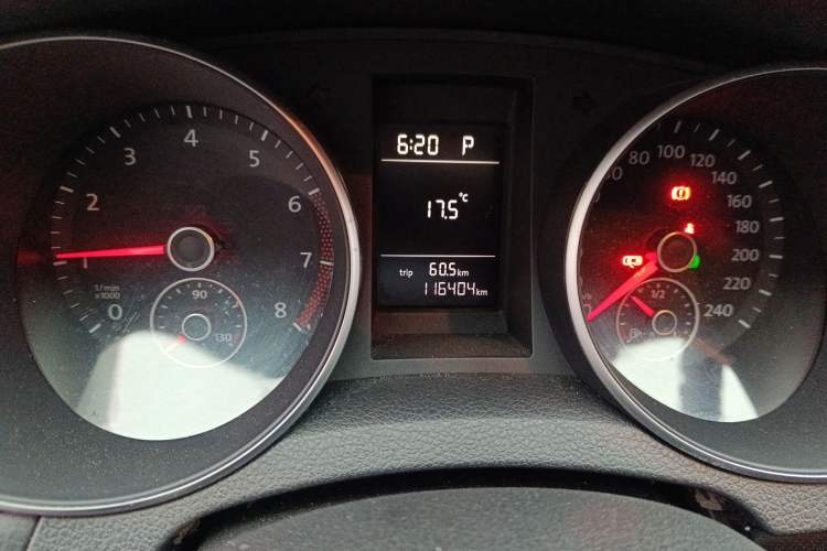 Used Volkswagen Golf 2011 1.6L Automatic Comfort Model Odometer Close Up