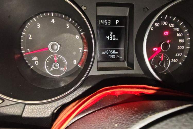Used Volkswagen Golf 2011 1.6L Automatic Comfort Model Odometer Close Up