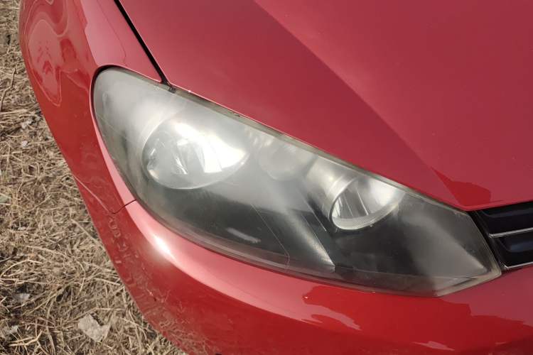 Used Volkswagen Golf 2011 1.6L Automatic Comfort Model Right Front Headlight